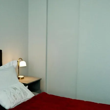 2 Pieces Avec Terrasse En Privee * Nizza